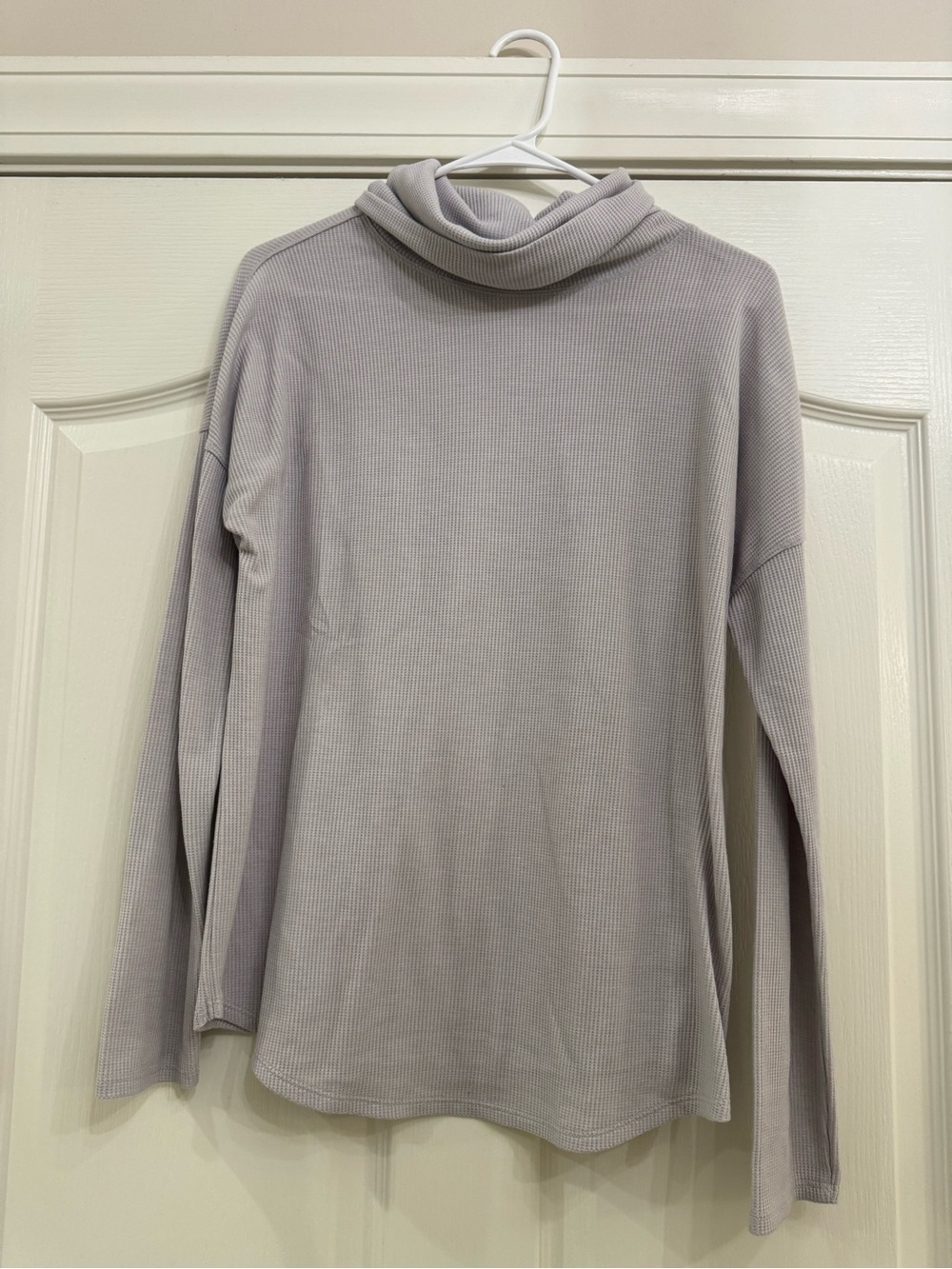 Light Gray Ribbed Turtleneck Long-Sleeve Sweater